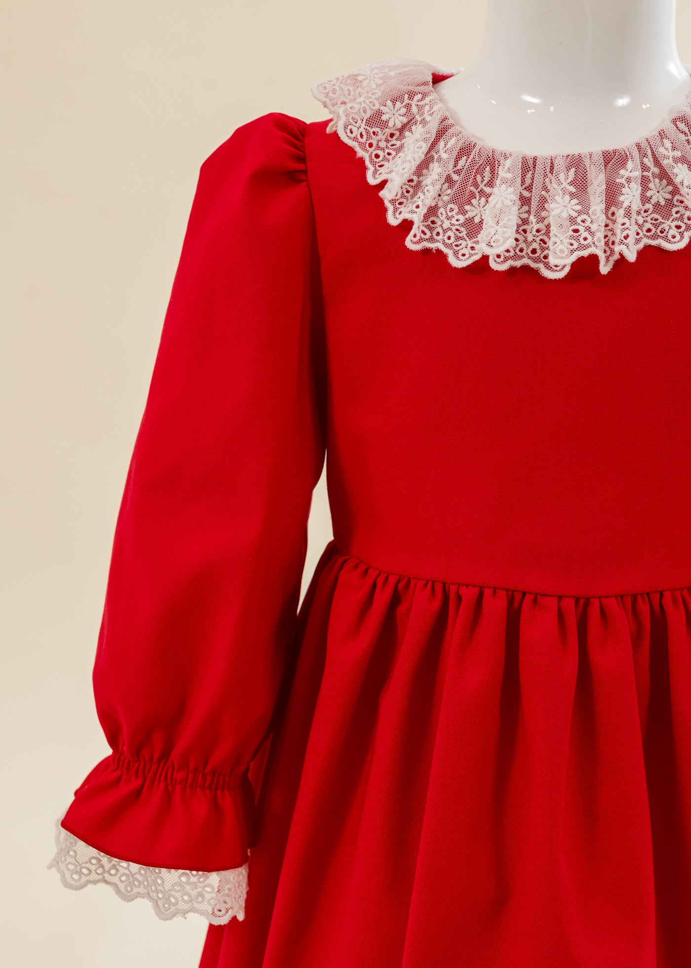 Rochita Stofa Rosie Cu Volanas Dantela Alba La Gat Si Maneca AnneBebe