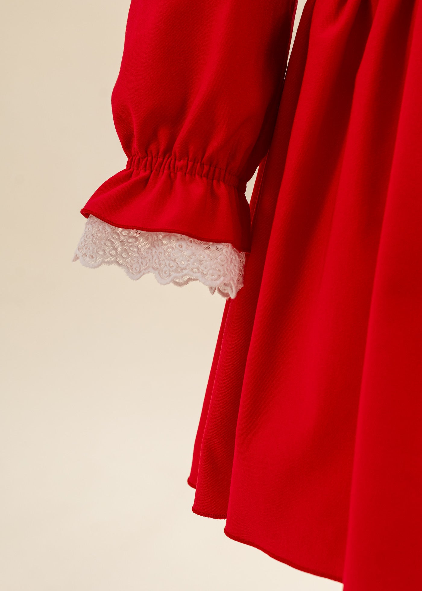 Rochita Stofa Rosie Cu Volanas Dantela Alba La Gat Si Maneca AnneBebe