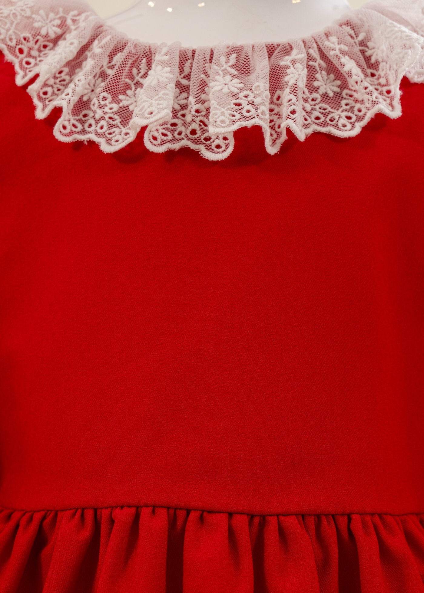 Rochita Stofa Rosie Cu Volanas Dantela Alba La Gat Si Maneca AnneBebe