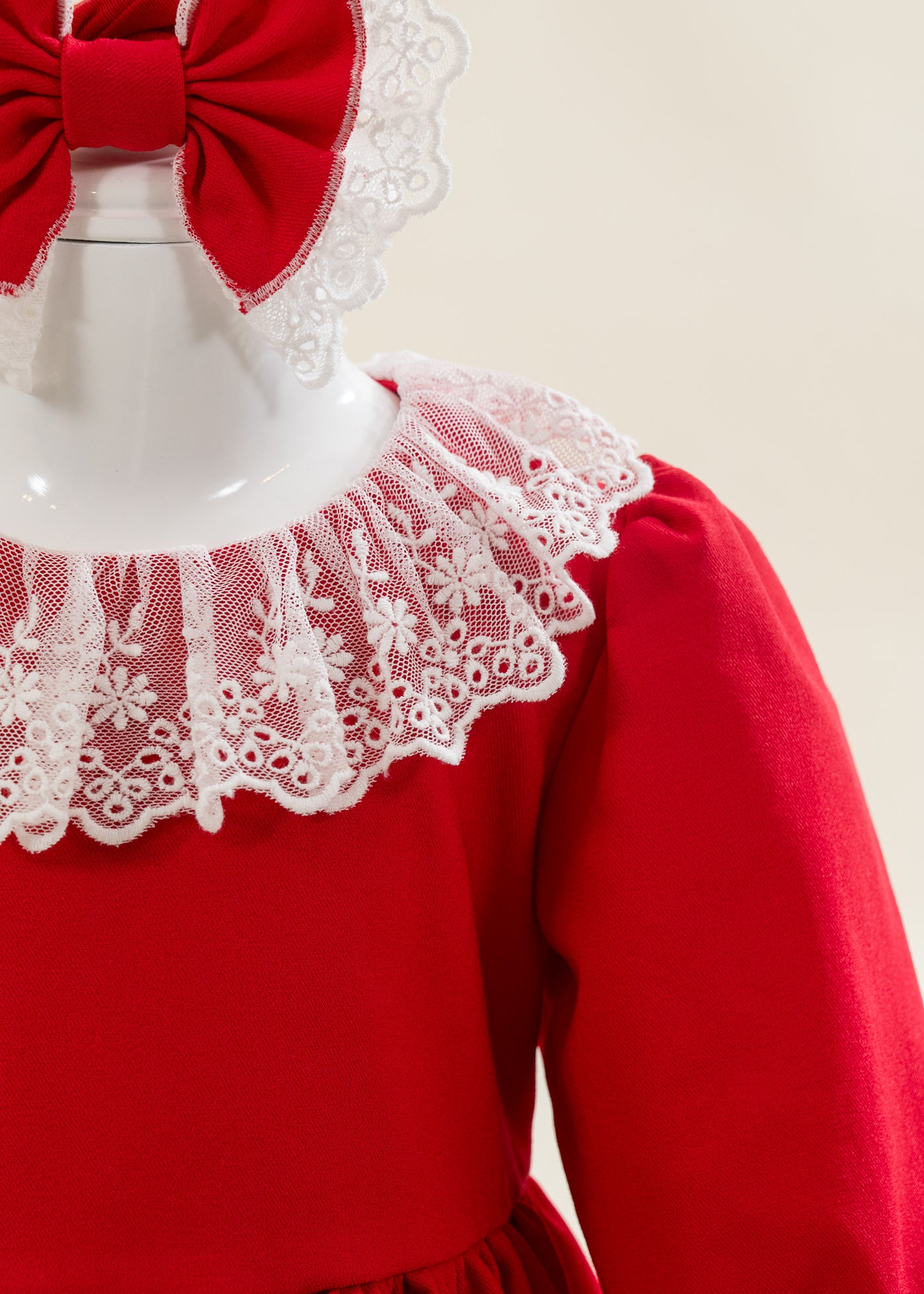 Rochita Stofa Rosie Cu Volanas Dantela Alba La Gat Si Maneca AnneBebe