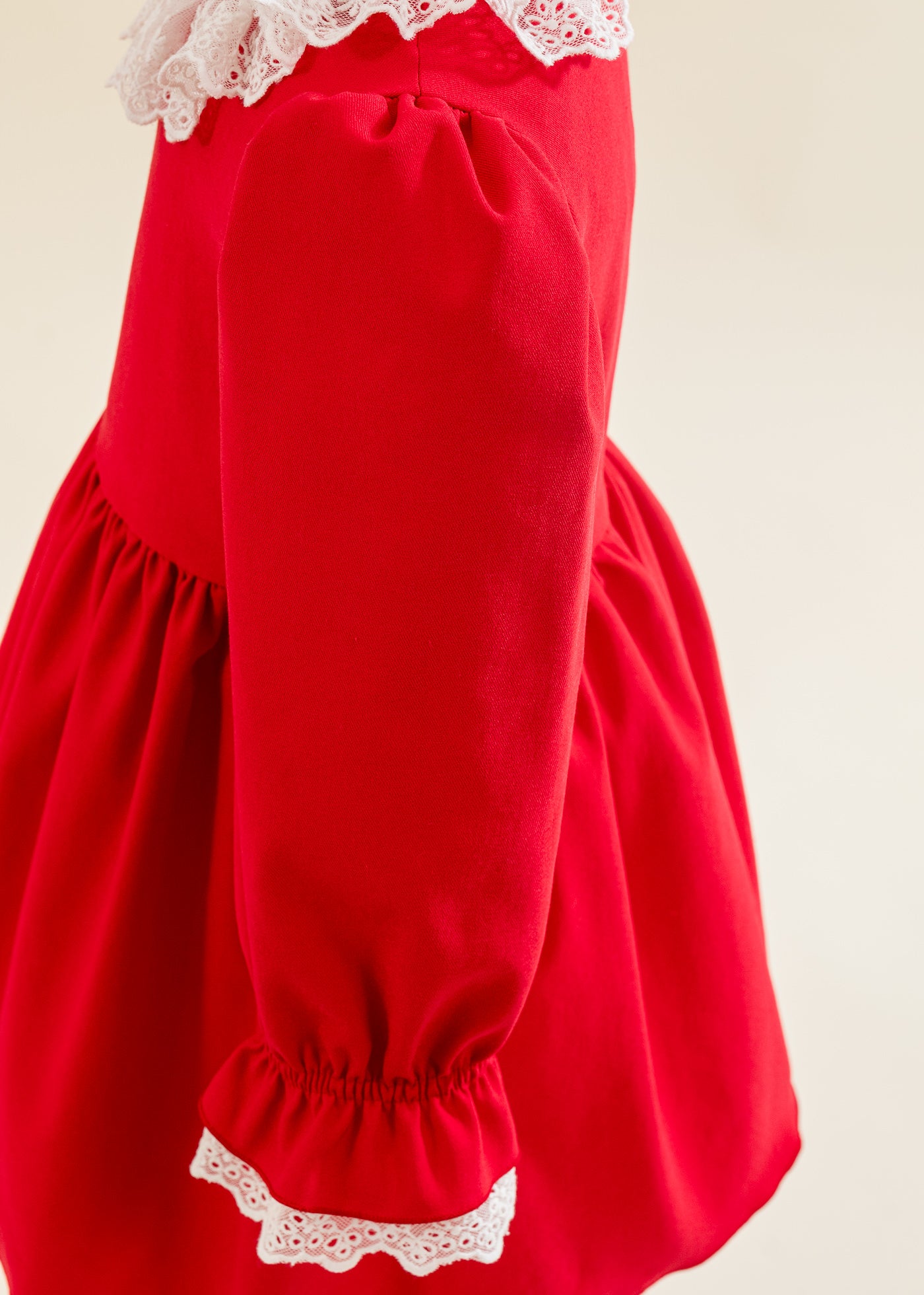 Rochita Stofa Rosie Cu Volanas Dantela Alba La Gat Si Maneca AnneBebe