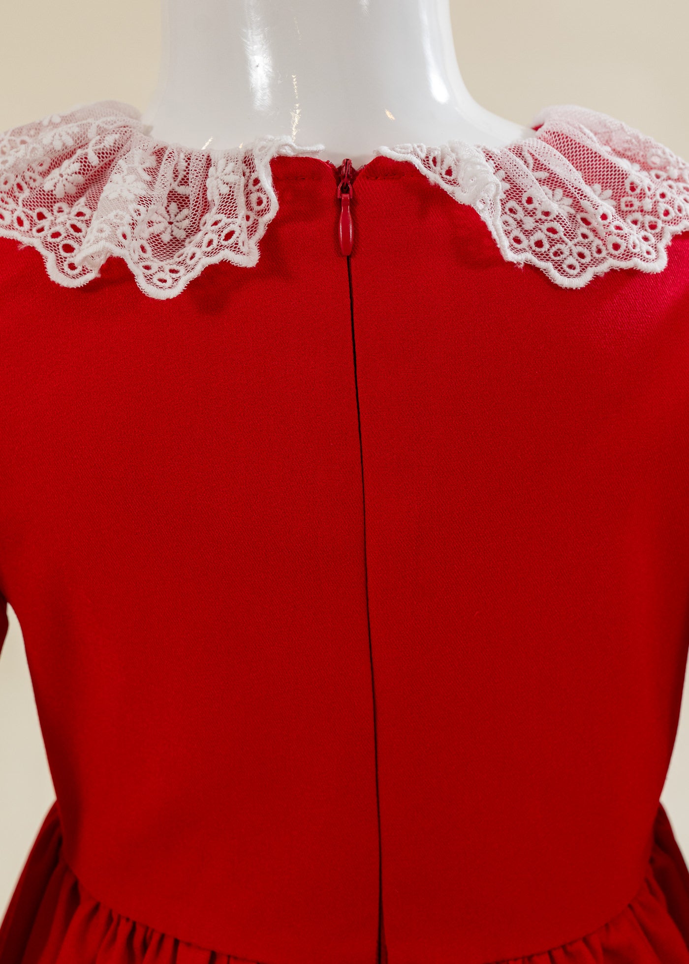 Rochita Stofa Rosie Cu Volanas Dantela Alba La Gat Si Maneca AnneBebe