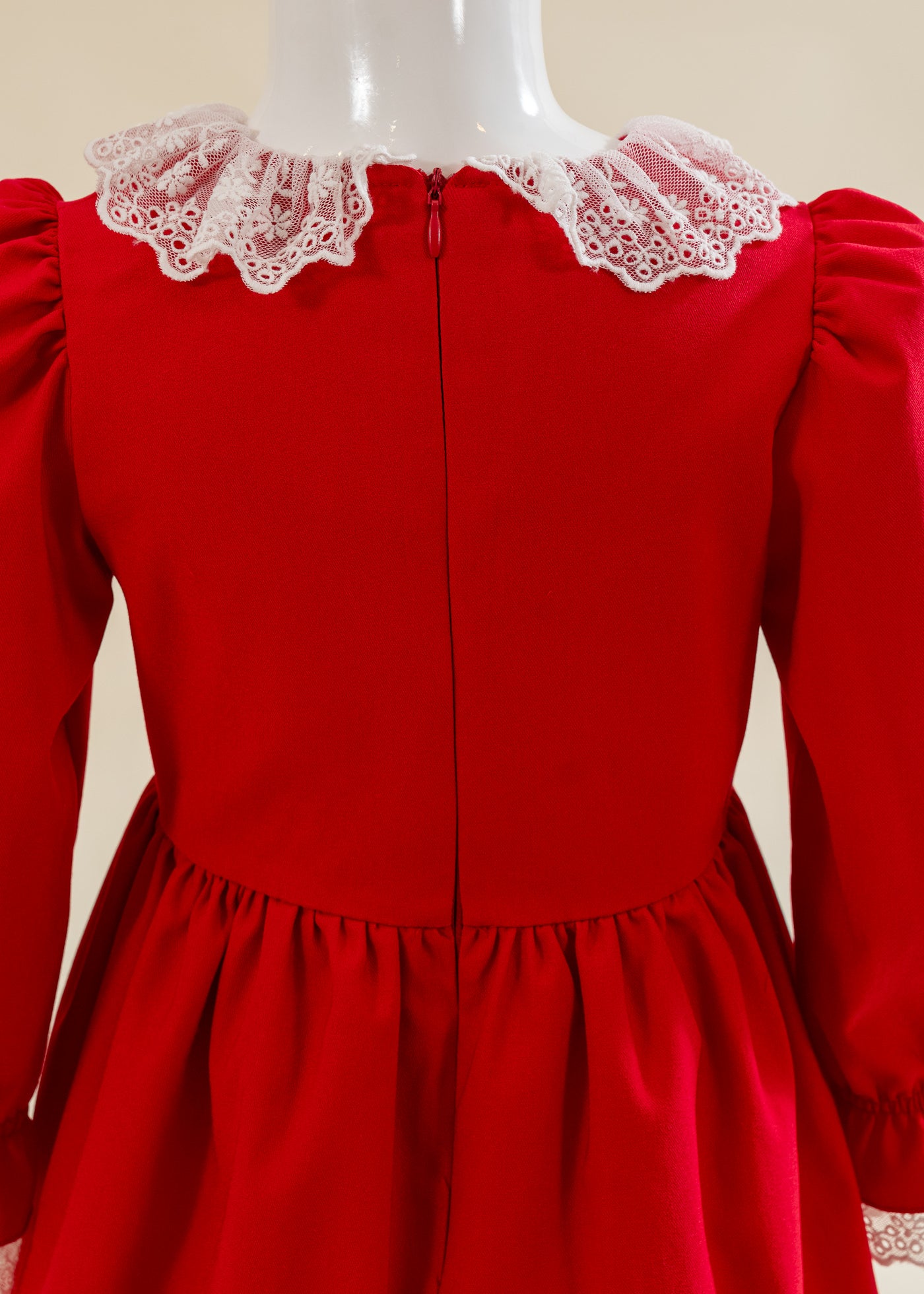 Rochita Stofa Rosie Cu Volanas Dantela Alba La Gat Si Maneca AnneBebe