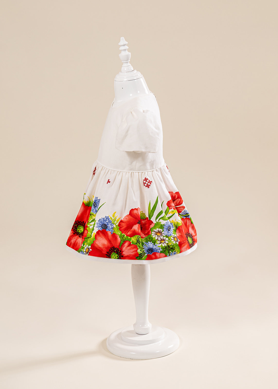 Set Botez Marilena 4 Piese, Rochie, Trusou, Lumanare si Cufar Personalizat Botez AnneBebe