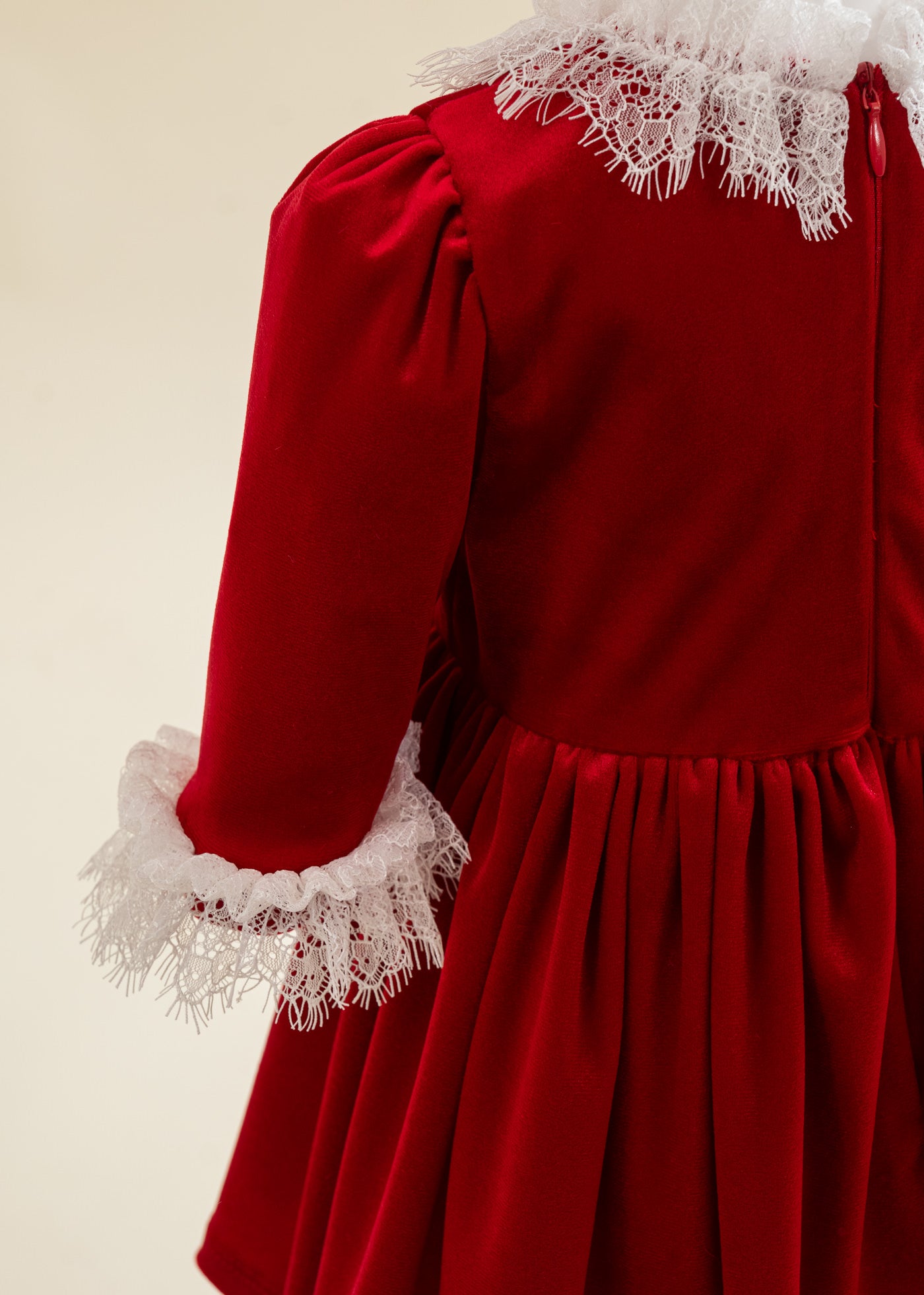 Rochita Catifea Rosie Cu Danteluta La Guler Si Maneca AnneBebe