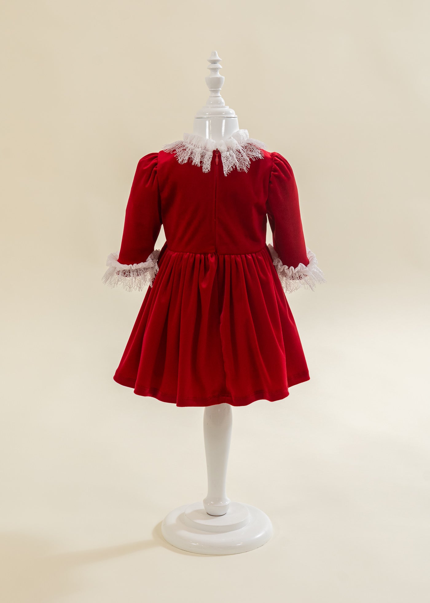 Rochita Catifea Rosie Cu Danteluta La Guler Si Maneca AnneBebe