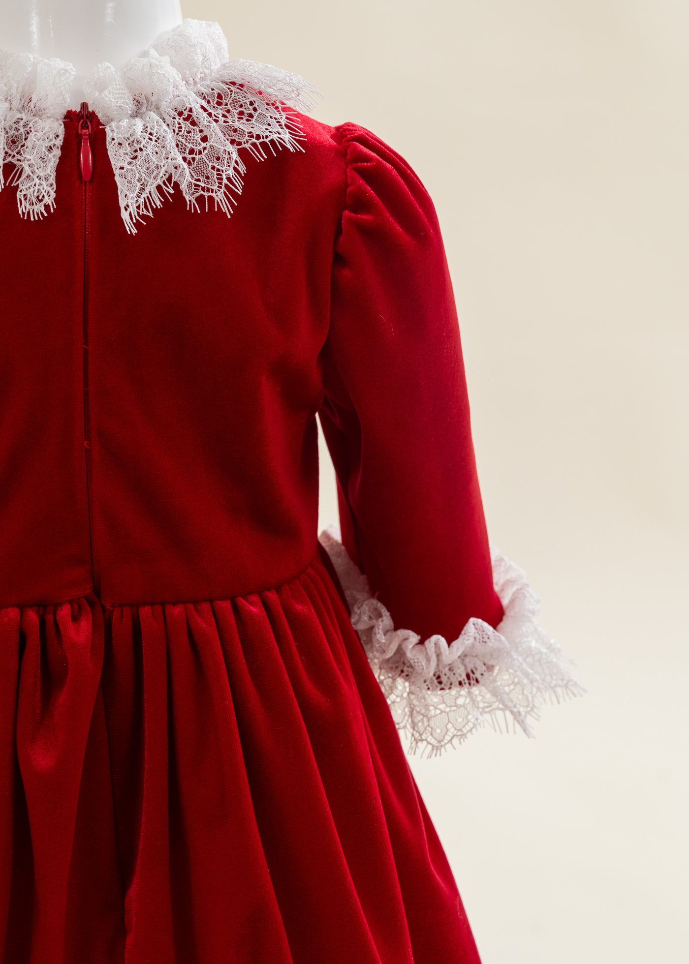 Rochita Catifea Rosie Cu Danteluta La Guler Si Maneca AnneBebe