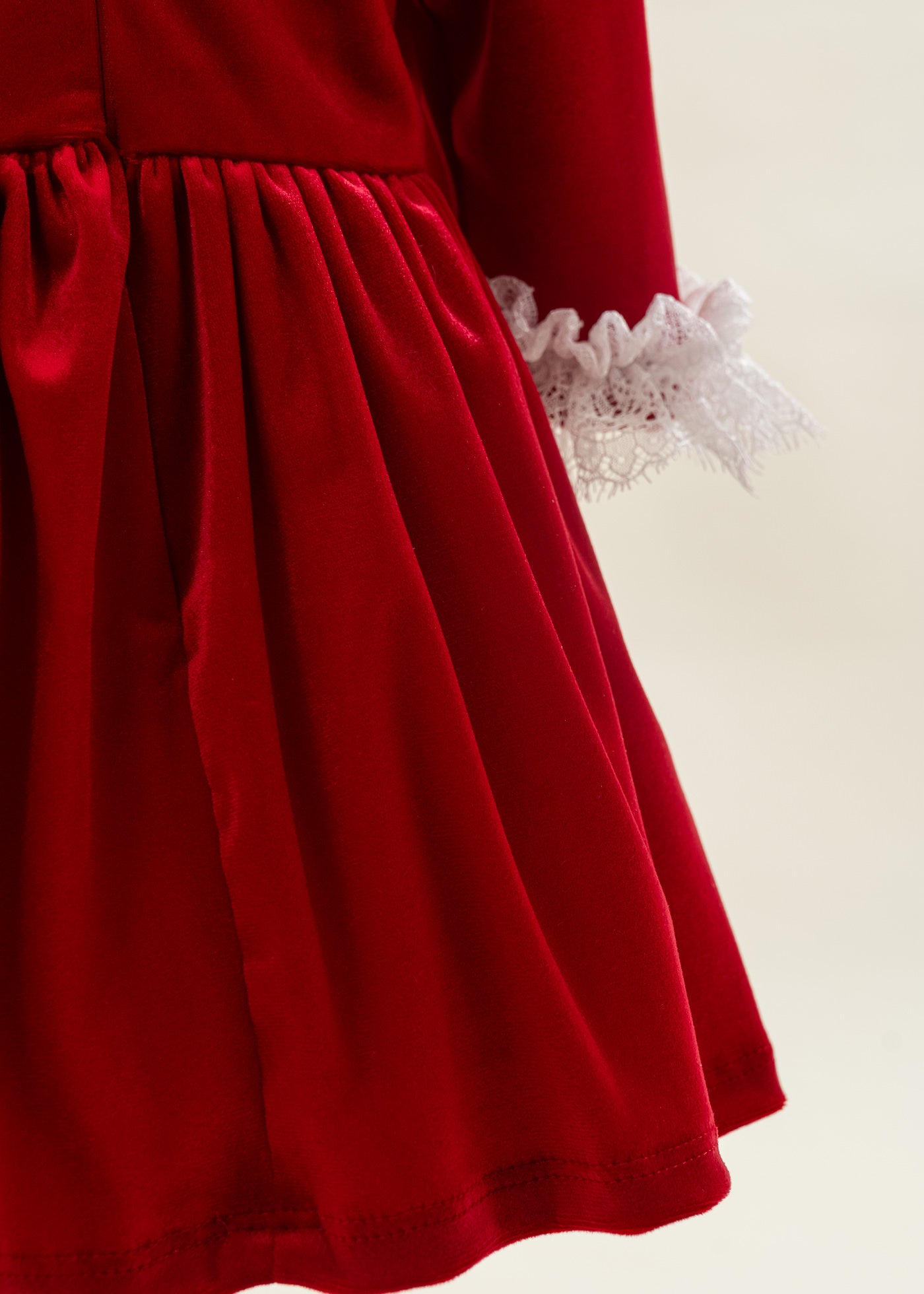 Rochita Catifea Rosie Cu Danteluta La Guler Si Maneca AnneBebe