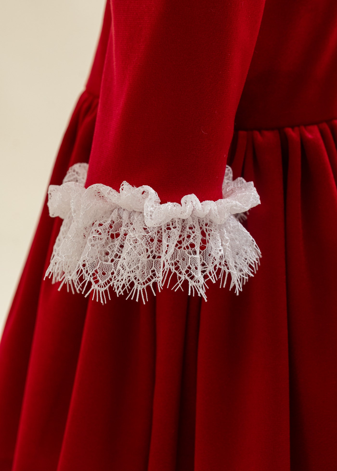 Rochita Catifea Rosie Cu Danteluta La Guler Si Maneca AnneBebe