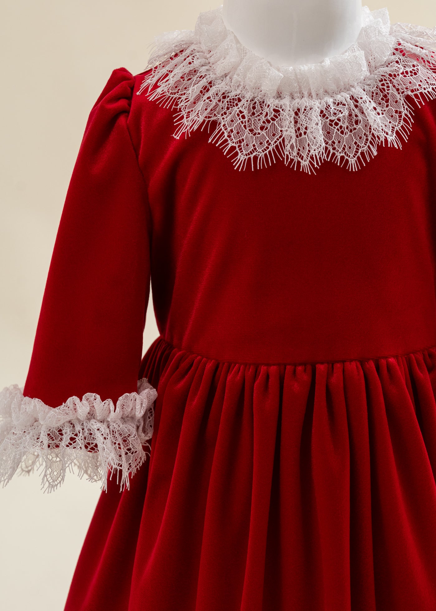 Rochita Catifea Rosie Cu Danteluta La Guler Si Maneca AnneBebe