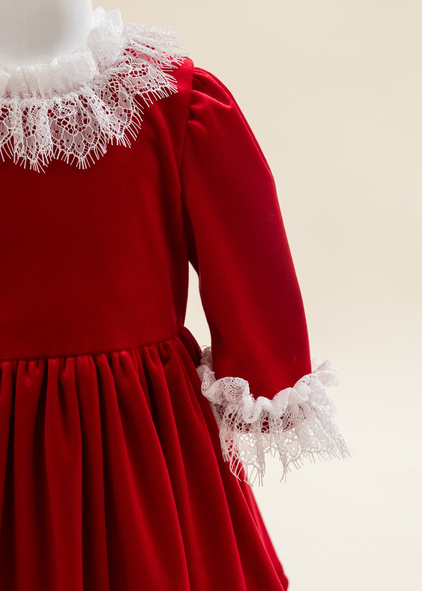 Rochita Catifea Rosie Cu Danteluta La Guler Si Maneca AnneBebe