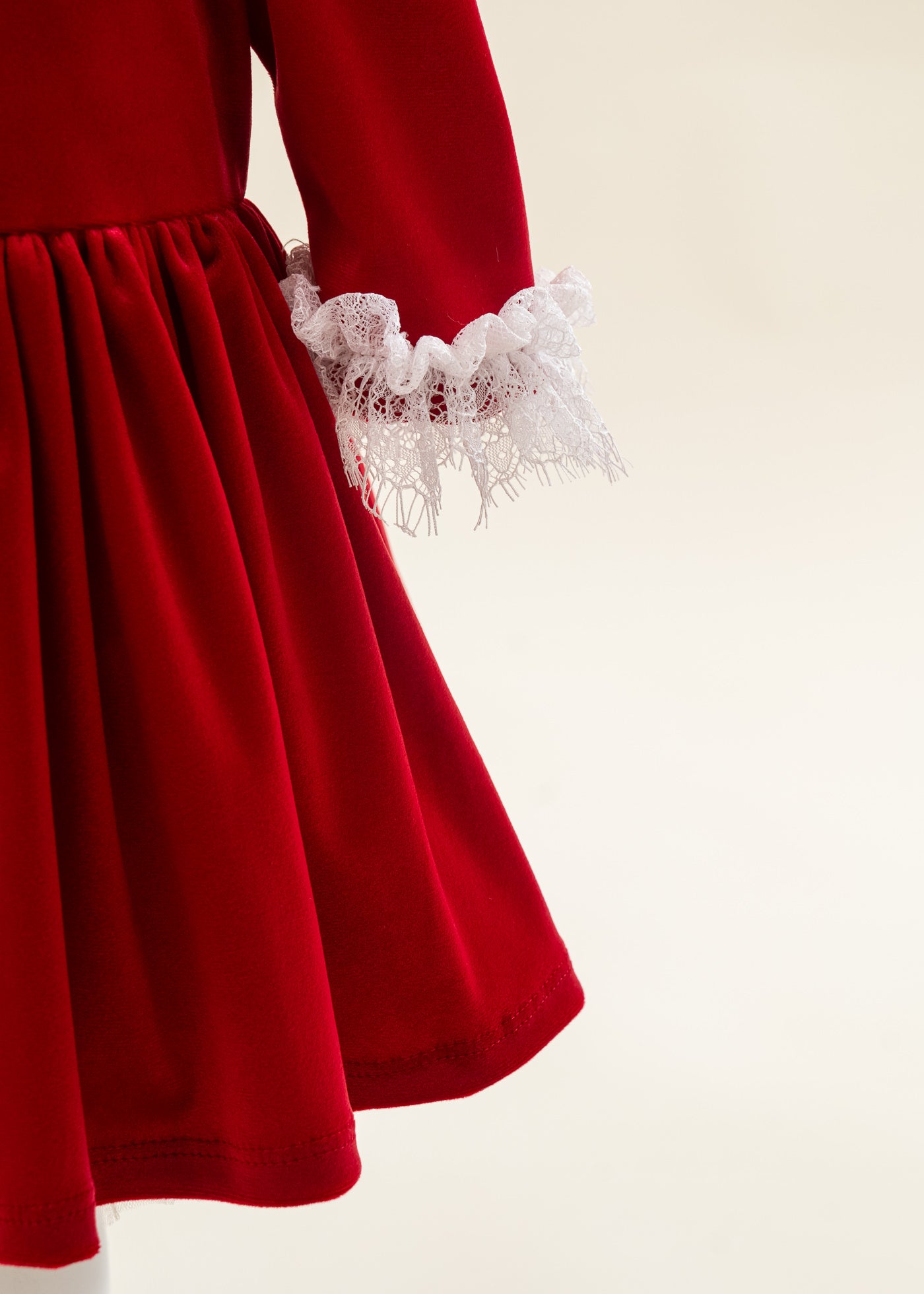 Rochita Catifea Rosie Cu Danteluta La Guler Si Maneca AnneBebe