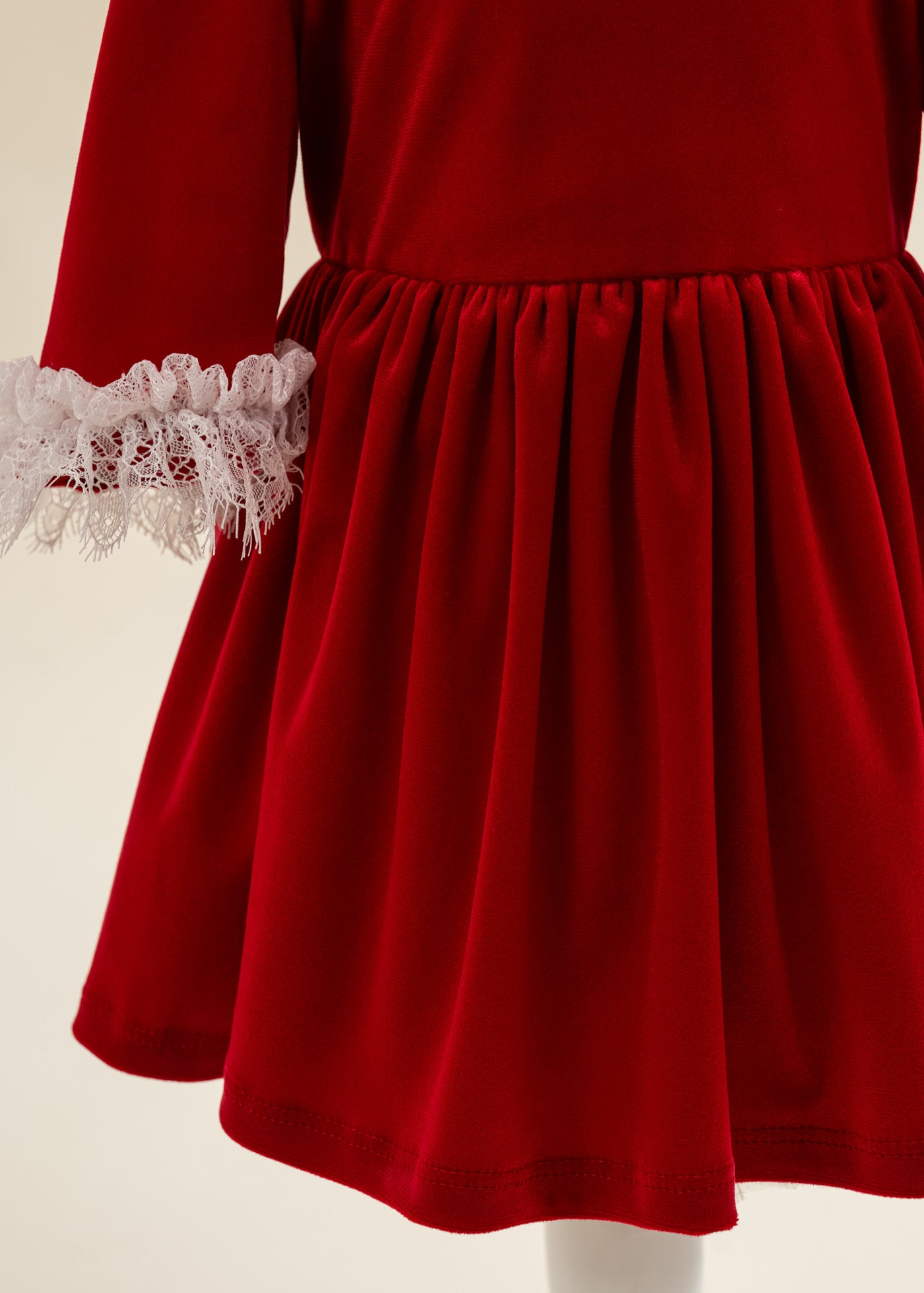 Rochita Catifea Rosie Cu Danteluta La Guler Si Maneca AnneBebe