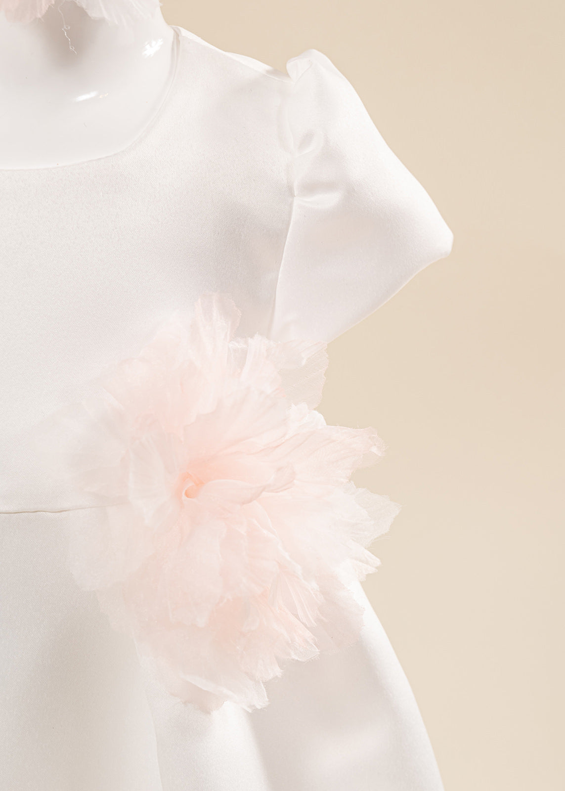 Rochita Mia Crem Cu Floare Roz In Talie AnneBebe