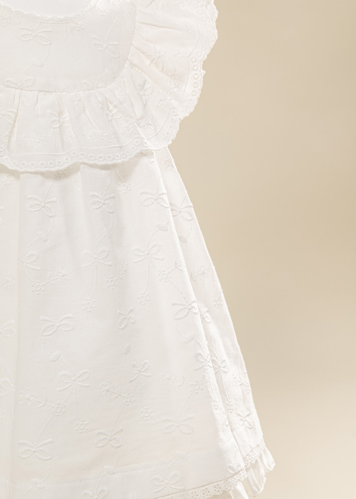 Rochita Zamora Crem Broderie Fundite Cu Volanase AnneBebe