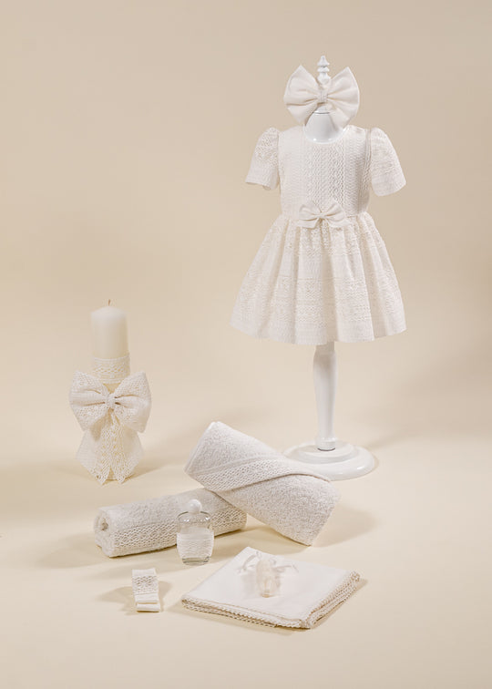 Set Botez Annelis 3 Piese  Rochie Trusou si Lumanare Personalizat Botez AnneBebe