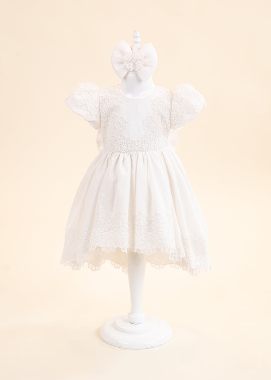 Rochita Andra In Crem Broderie Rozete Si Trena AnneBebe
