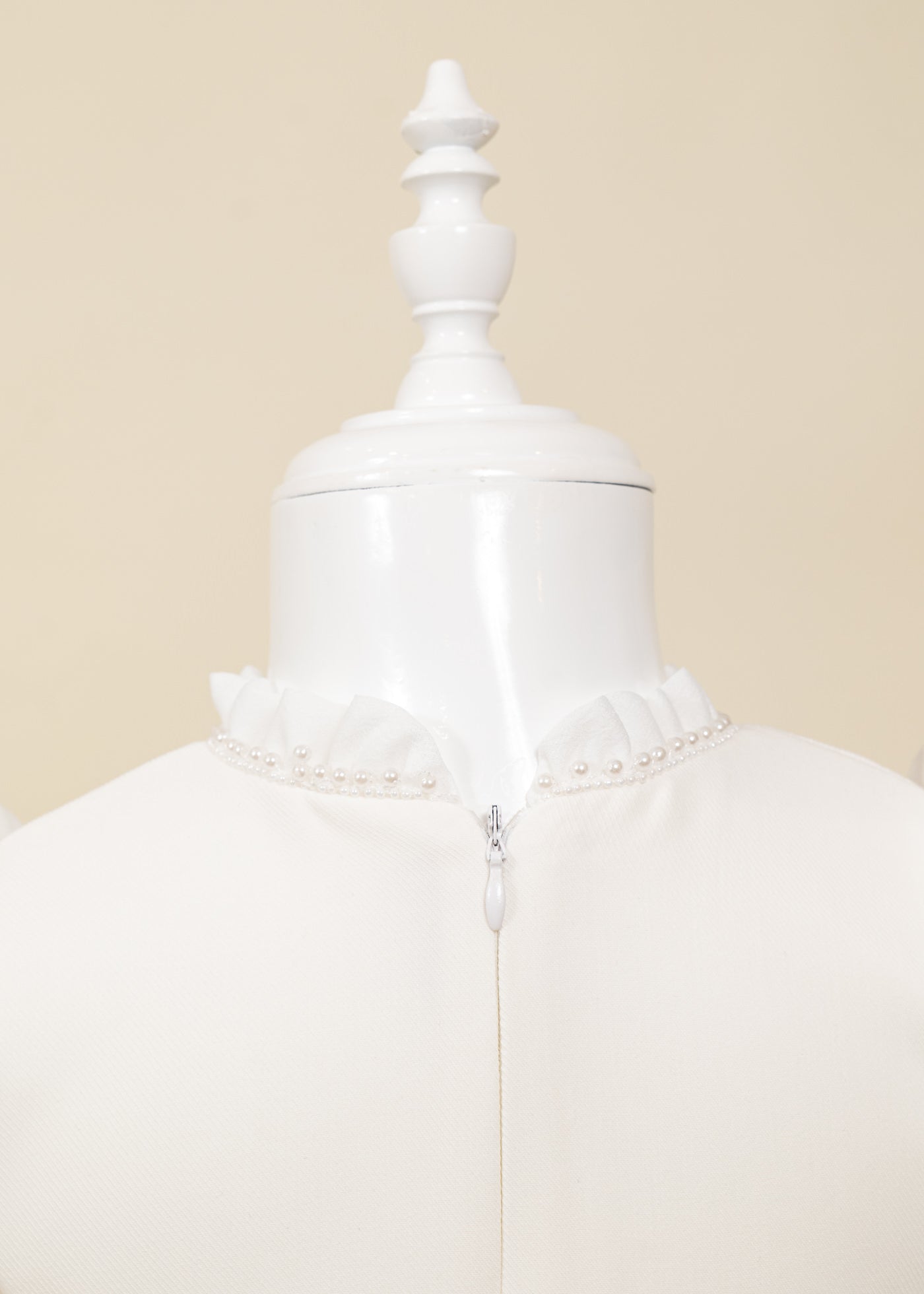 Rochita Crem Funda Brodata Cu Paiete Argintii AnneBebe