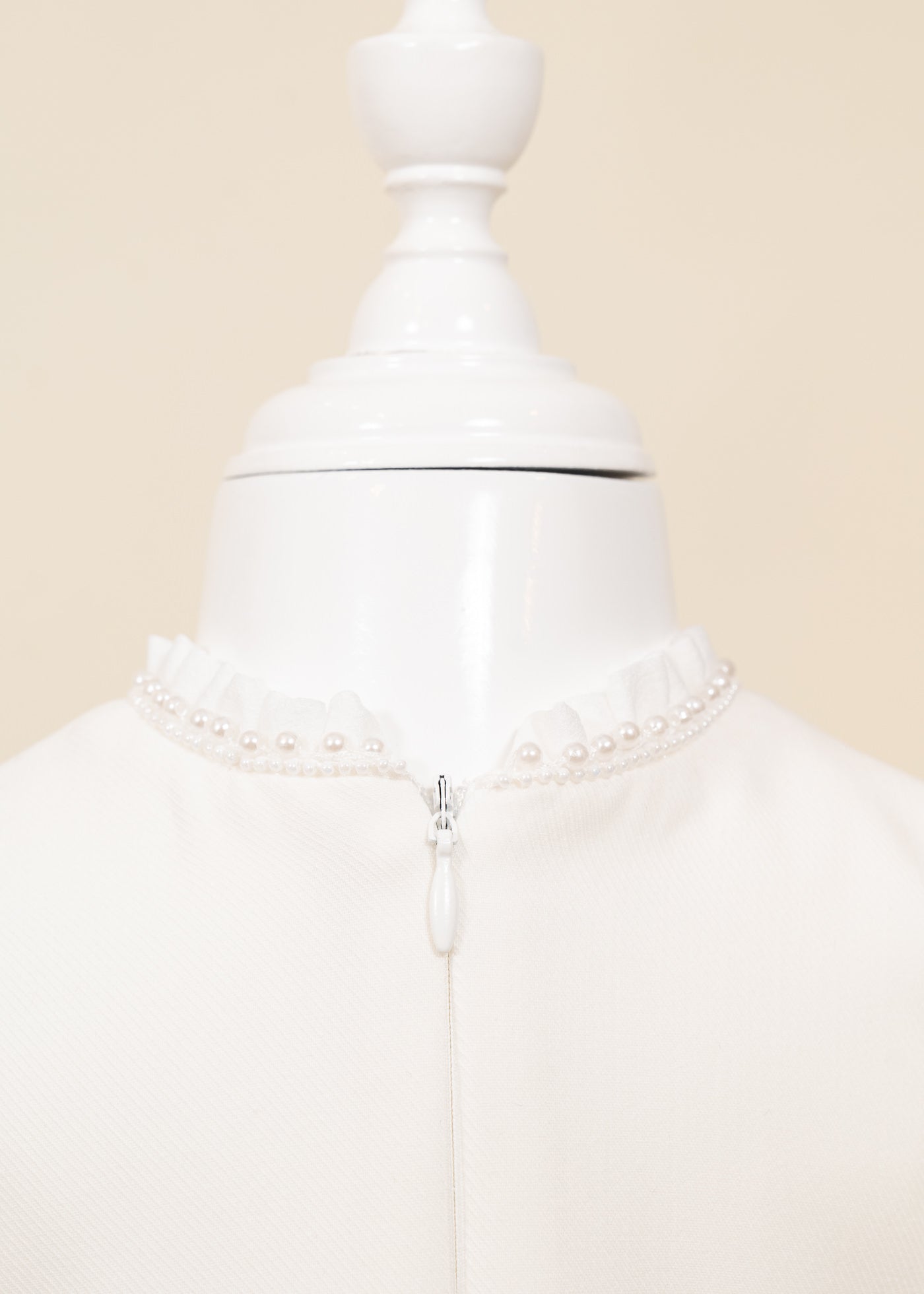 Rochita Crem Funda Brodata Cu Paiete Argintii AnneBebe