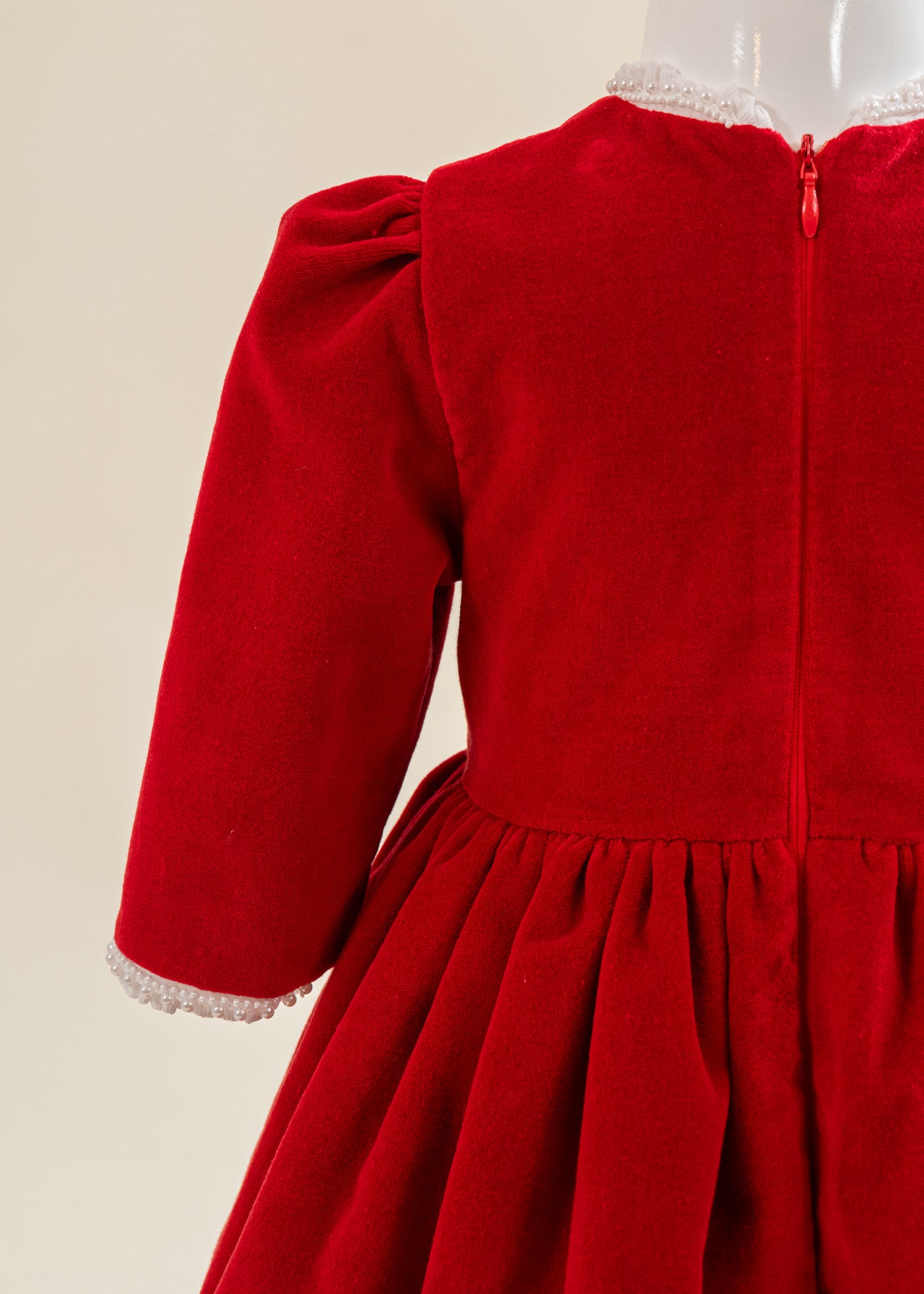 Rochita Catifea Rosie Perlute La Gat Si Maneci AnneBebe