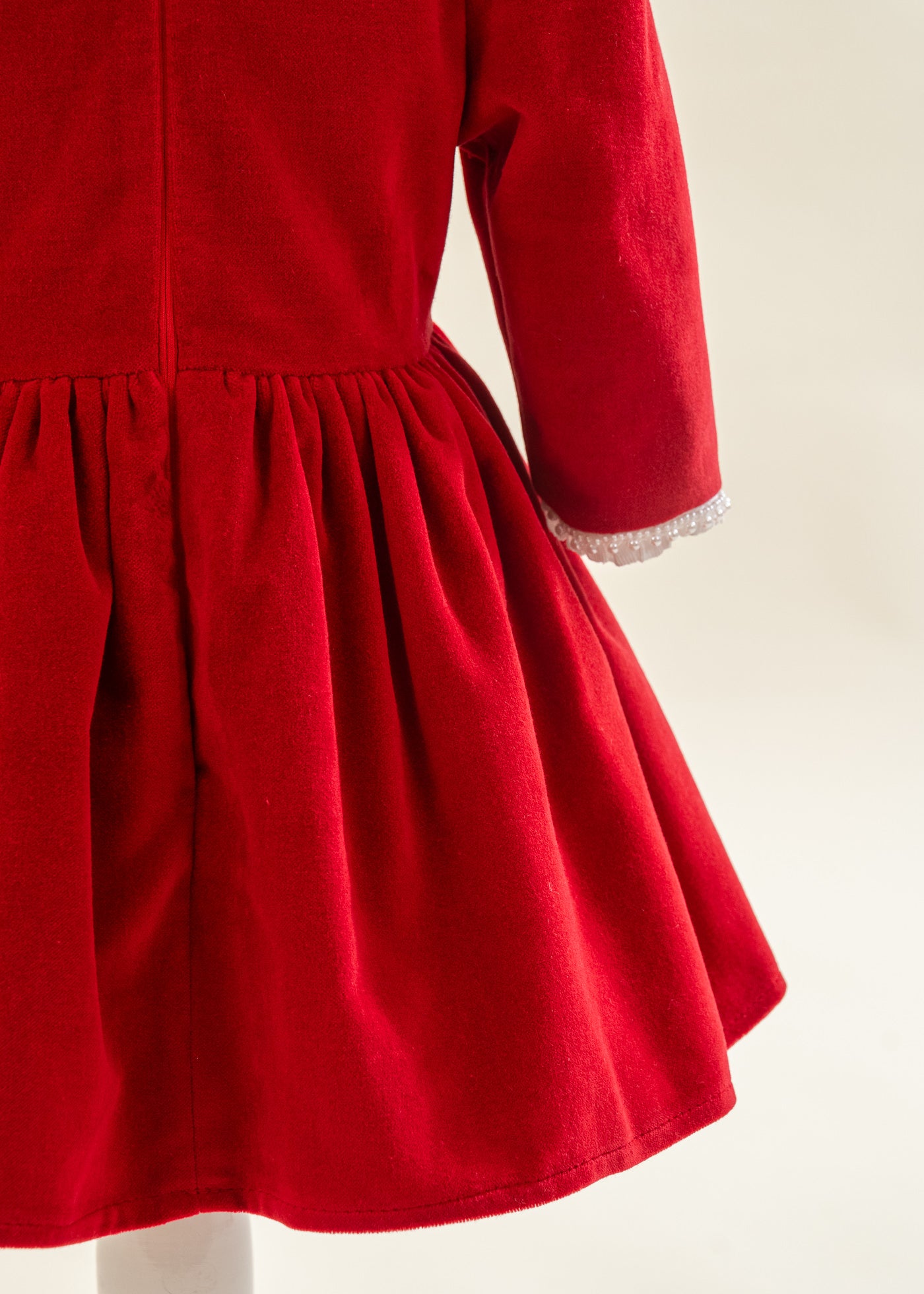 Rochita Catifea Rosie Perlute La Gat Si Maneci AnneBebe