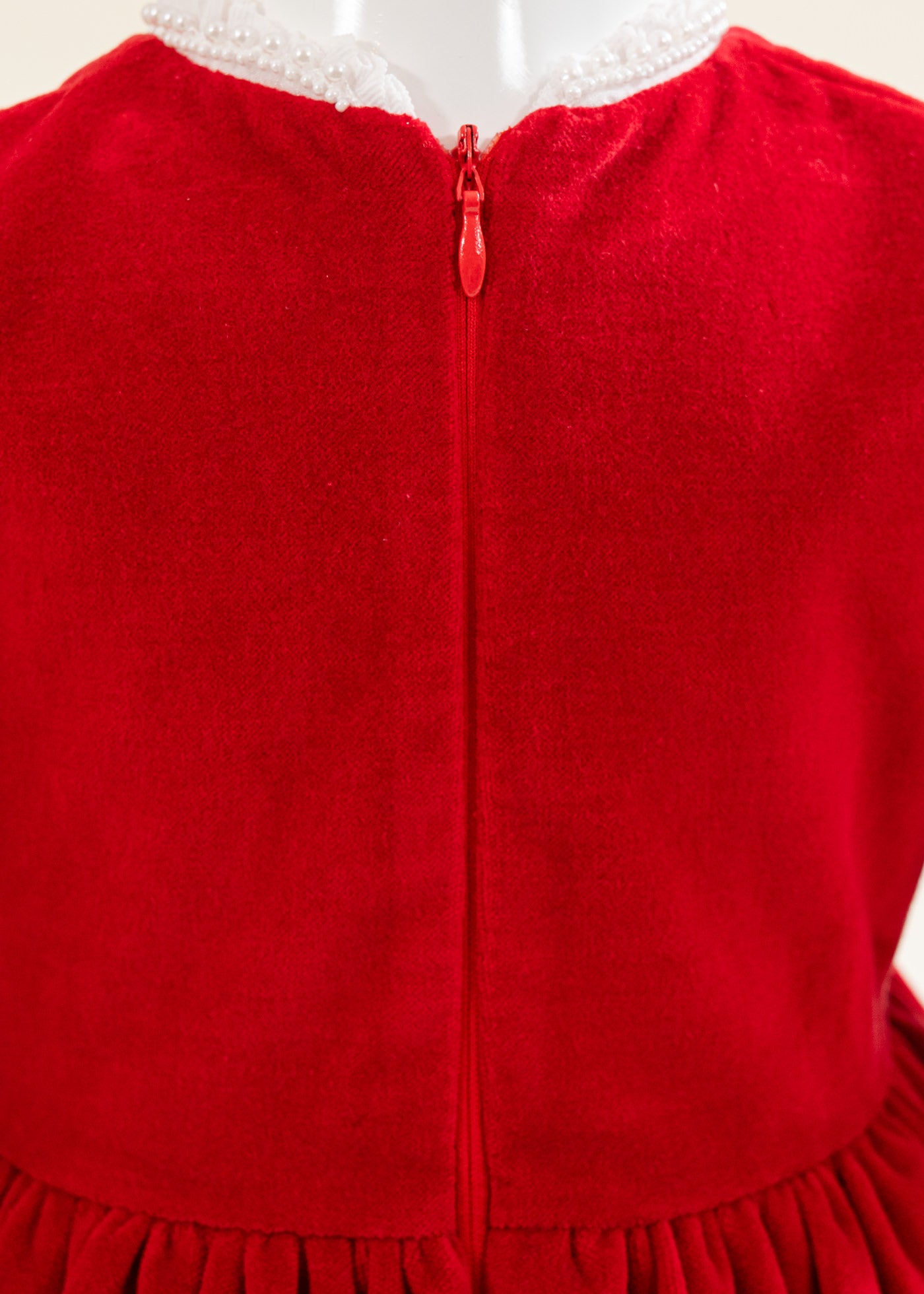 Rochita Catifea Rosie Perlute La Gat Si Maneci AnneBebe