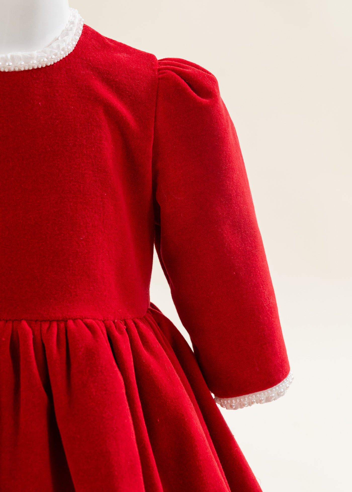 Rochita Catifea Rosie Perlute La Gat Si Maneci AnneBebe