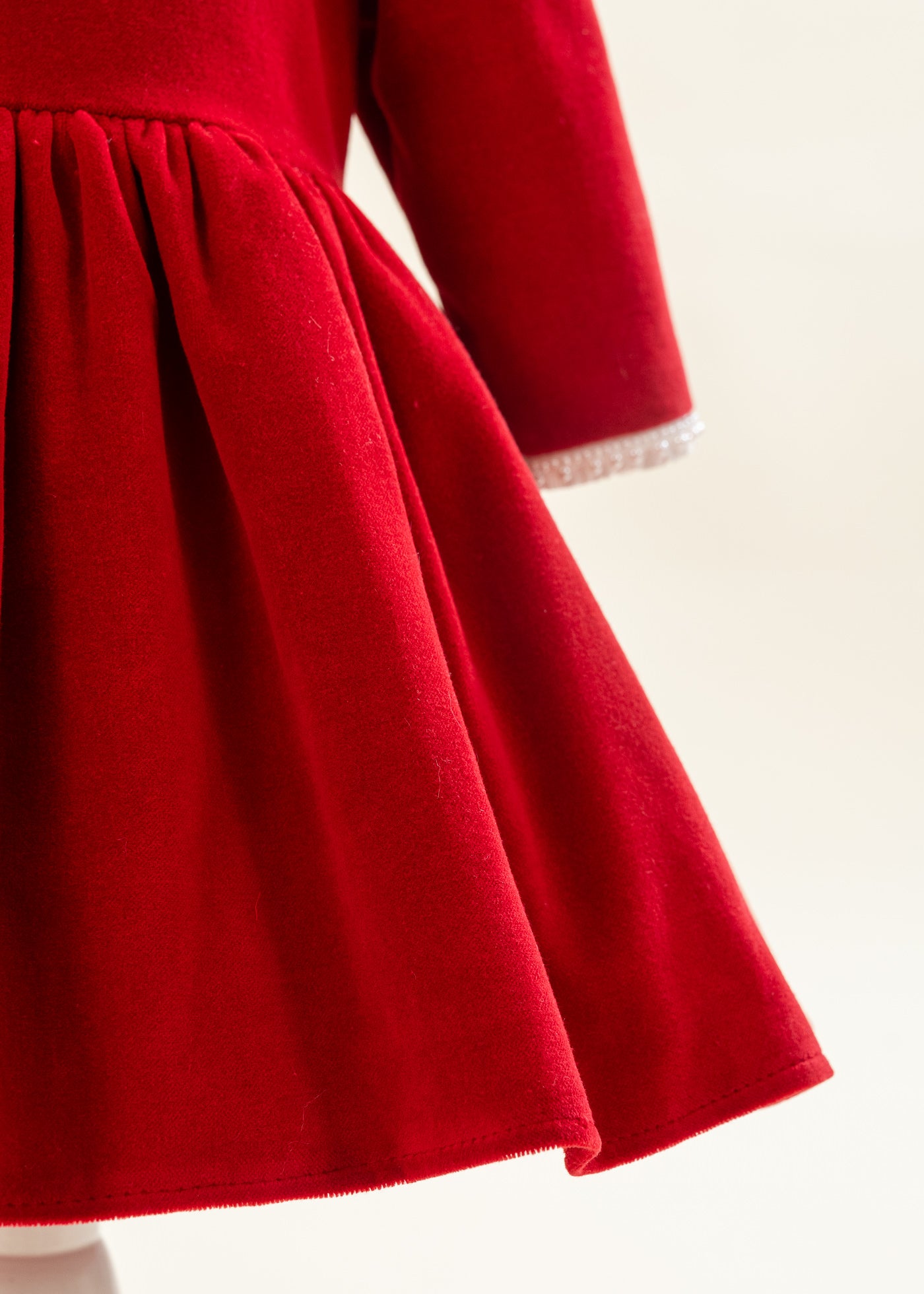 Rochita Catifea Rosie Perlute La Gat Si Maneci AnneBebe