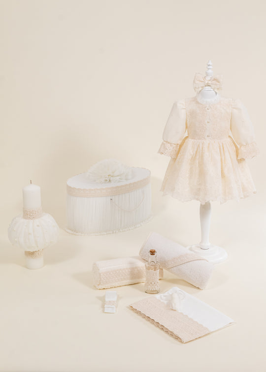 Set Botez Eda 4 Piese Rochita, Trusou, Lumanare si Cufar AnneBebe