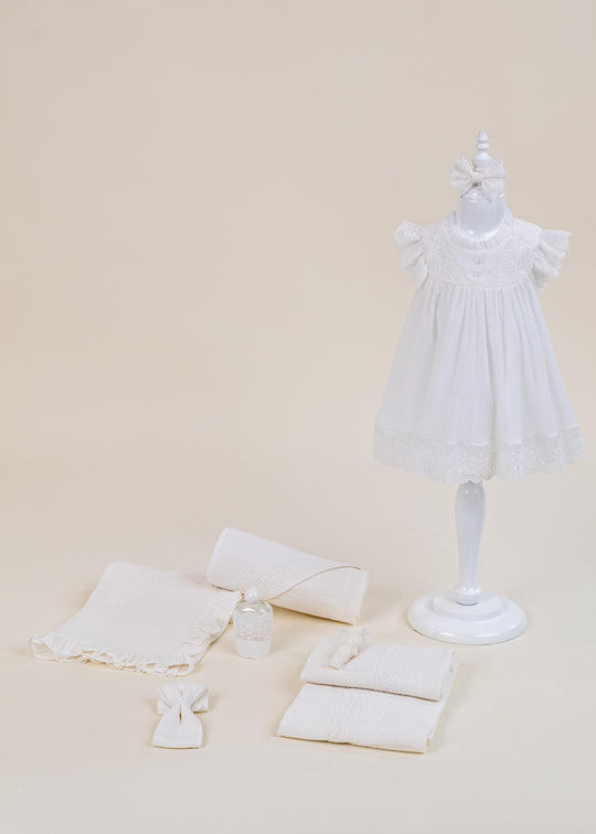 Set Botez Aimee 2 Piese cu Rochita si Trusou Personalizat pentru Fetite – Aimee | AnneBebe