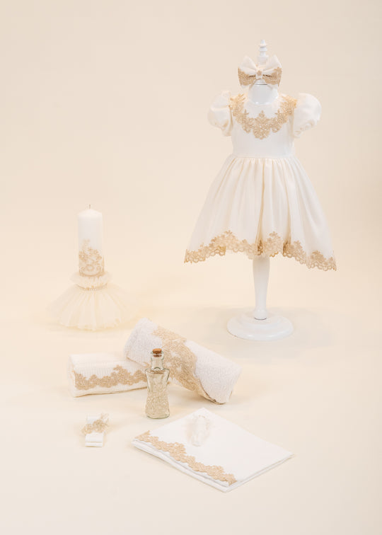 Set Botez Nicoleta 3 Piese, Rochita, Trusou si Lumanare Personalizat Botez AnneBebe