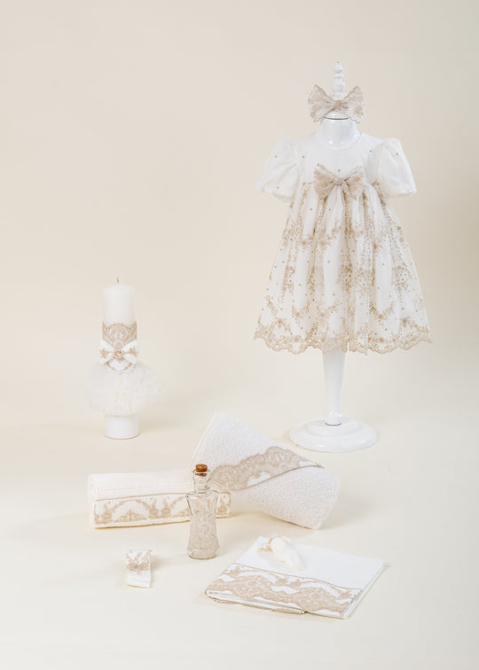 Set Botez Erica 3 Piese, Rochita, Trusou, si Lumanare Personalizat Botez AnneBebe