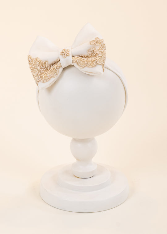 Bentita Nicoleta Funda Crem Cu Dantela Aurie AnneBebe