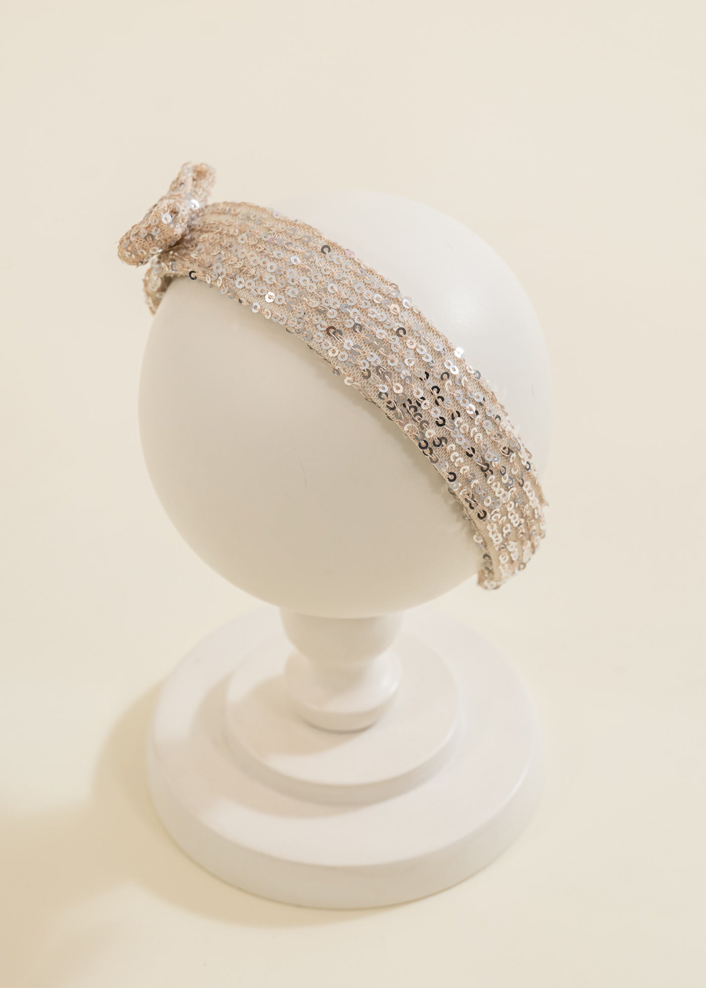 Cordleuta Cu Paiete Aurii Si Fundita AnneBebe