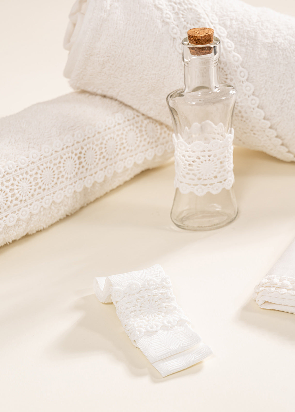 Set Botez Marilena 3 Piese, Rochie, Trusou si Lumanare Personalizat Botez AnneBebe