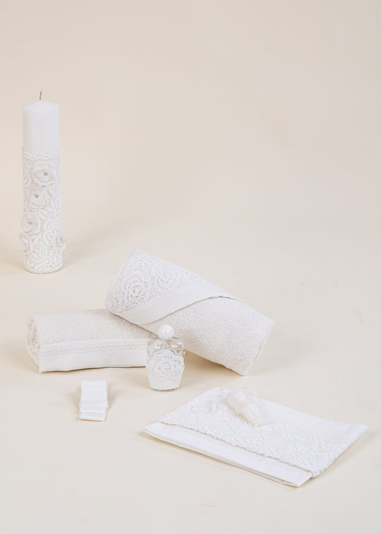 Set Botez July 2 Piese cu Dantela si Trandafiri Crem pentru Fete – July | AnneBebe
