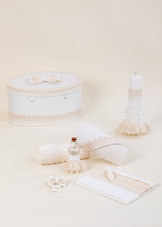 Set Botez 3 Piese cu Dantela Capucino pentru Fetite, Personalizat – Adele | AnneBebe
