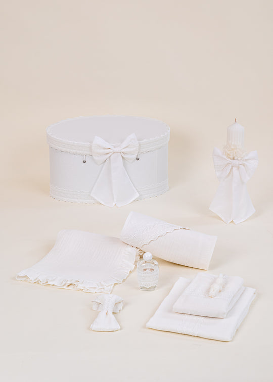Set Botez Eugenia 3 Piese: Lumanare, Trusou si Cufar Personalizat pentru Fetite – Eugenia | AnneBebe