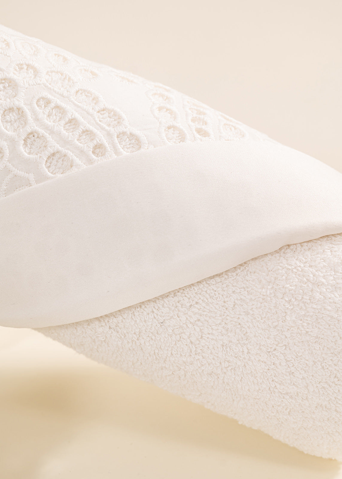 Set Botez Margareta 3 Piese, Rochie, Trusou si Lumanare Personalizat Botez AnneBebe