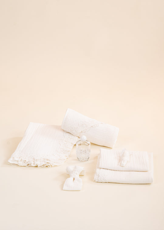 Trusou Andra Muselina Crem Cu Dantela Rozete AnneBebe
