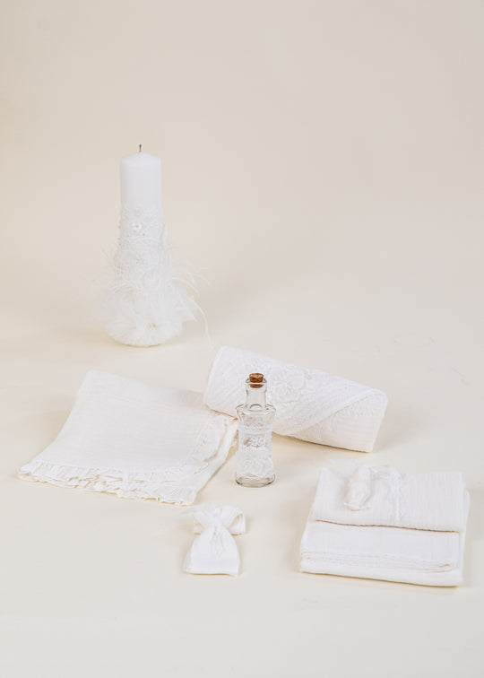 Set Botez Adina 2 Piese cu Lumanare si Trusou Personalizat pentru Fetite – Adina | AnneBebe