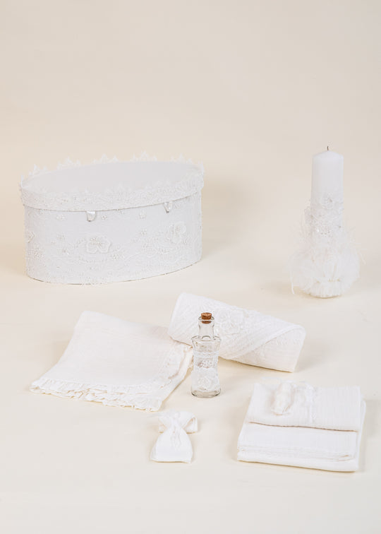 Set Botez 3 Piese cu Trusou, Lumanare si Cufar Personalizat pentru Fetite – Adina | AnneBebe