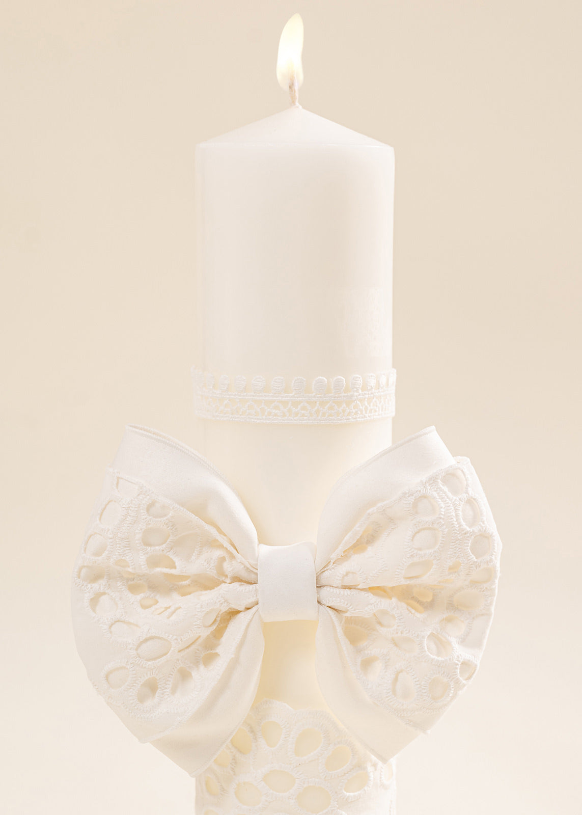 Set Botez Margareta 4 Piese, Rochie, Trusou, Lumanare si Cufar Personalizat Botez AnneBebe