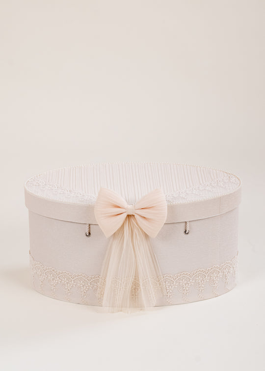 Cufar Amelia Oval Capucino Dantela Si Pliseu Pe Capac AnneBebe