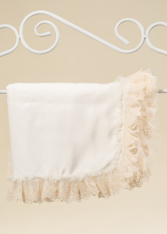 Pled Saten Crem Cu Volanas Dantela Regala AnneBebe