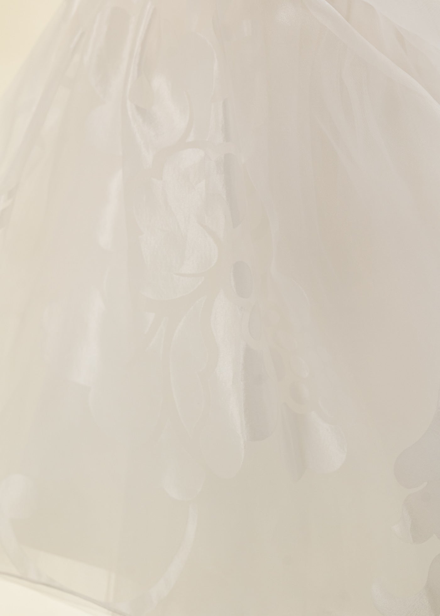 Rochita Alba Cu Dantela Floricele Si Perle AnneBebe