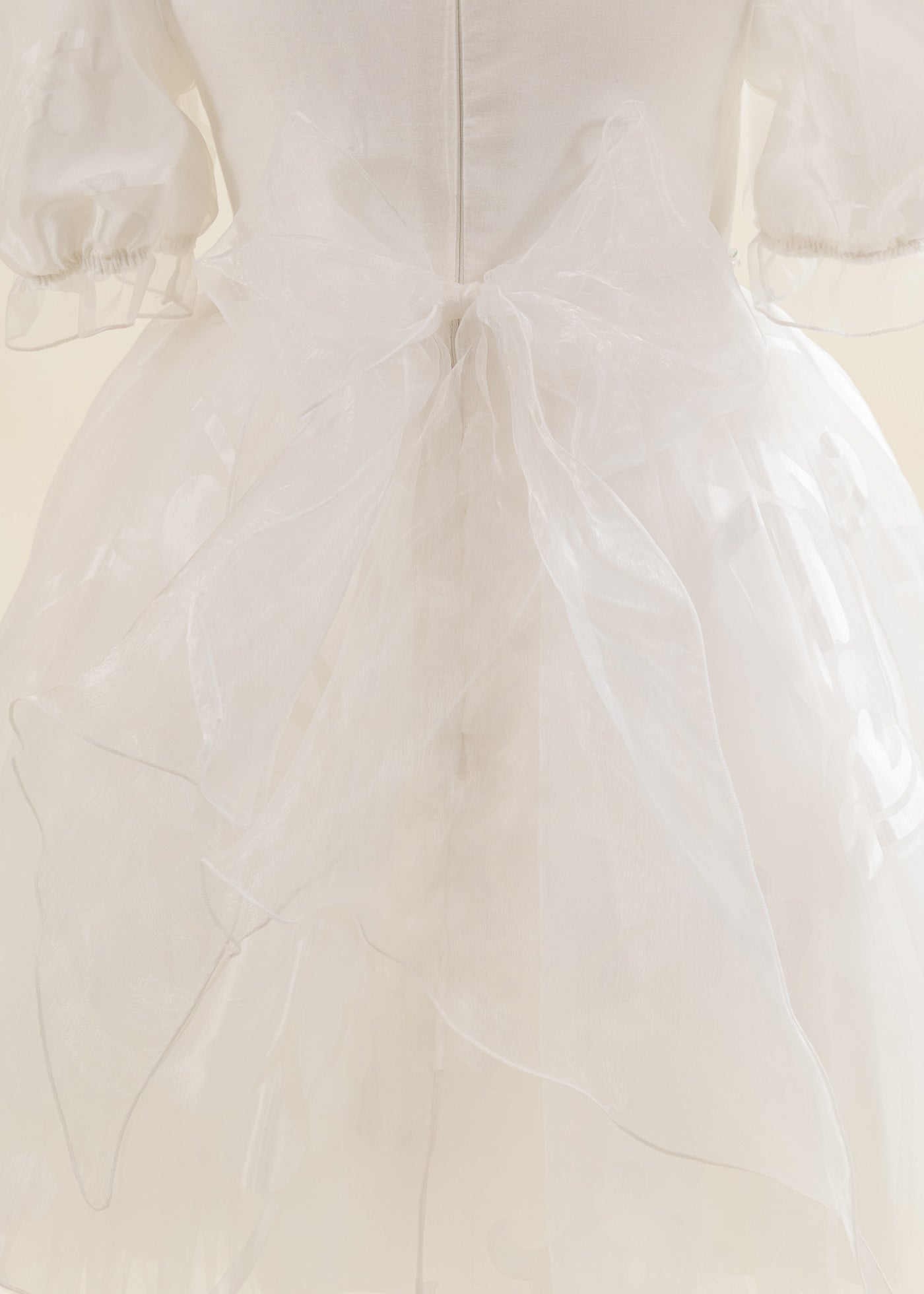 Rochita Alba Cu Dantela Floricele Si Perle AnneBebe