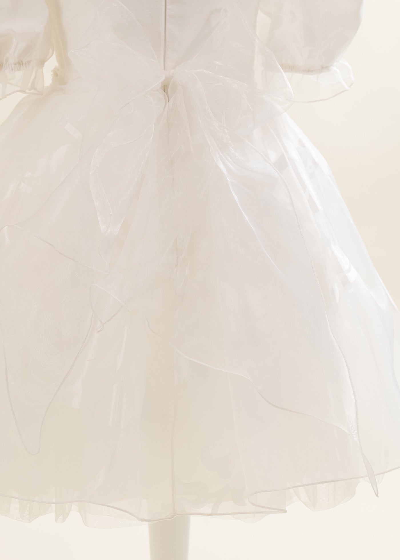 Rochita Alba Cu Dantela Floricele Si Perle AnneBebe