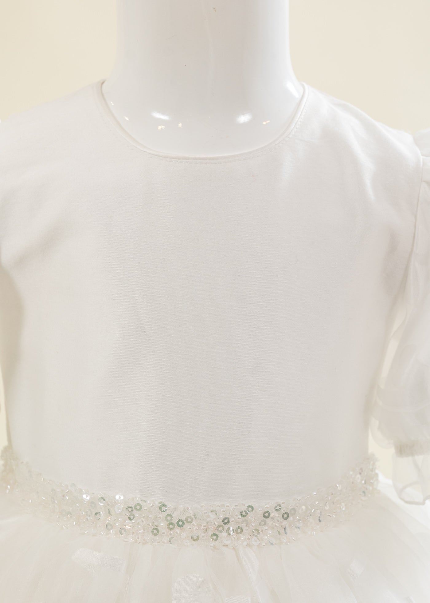 Rochita Alba Cu Dantela Floricele Si Perle AnneBebe