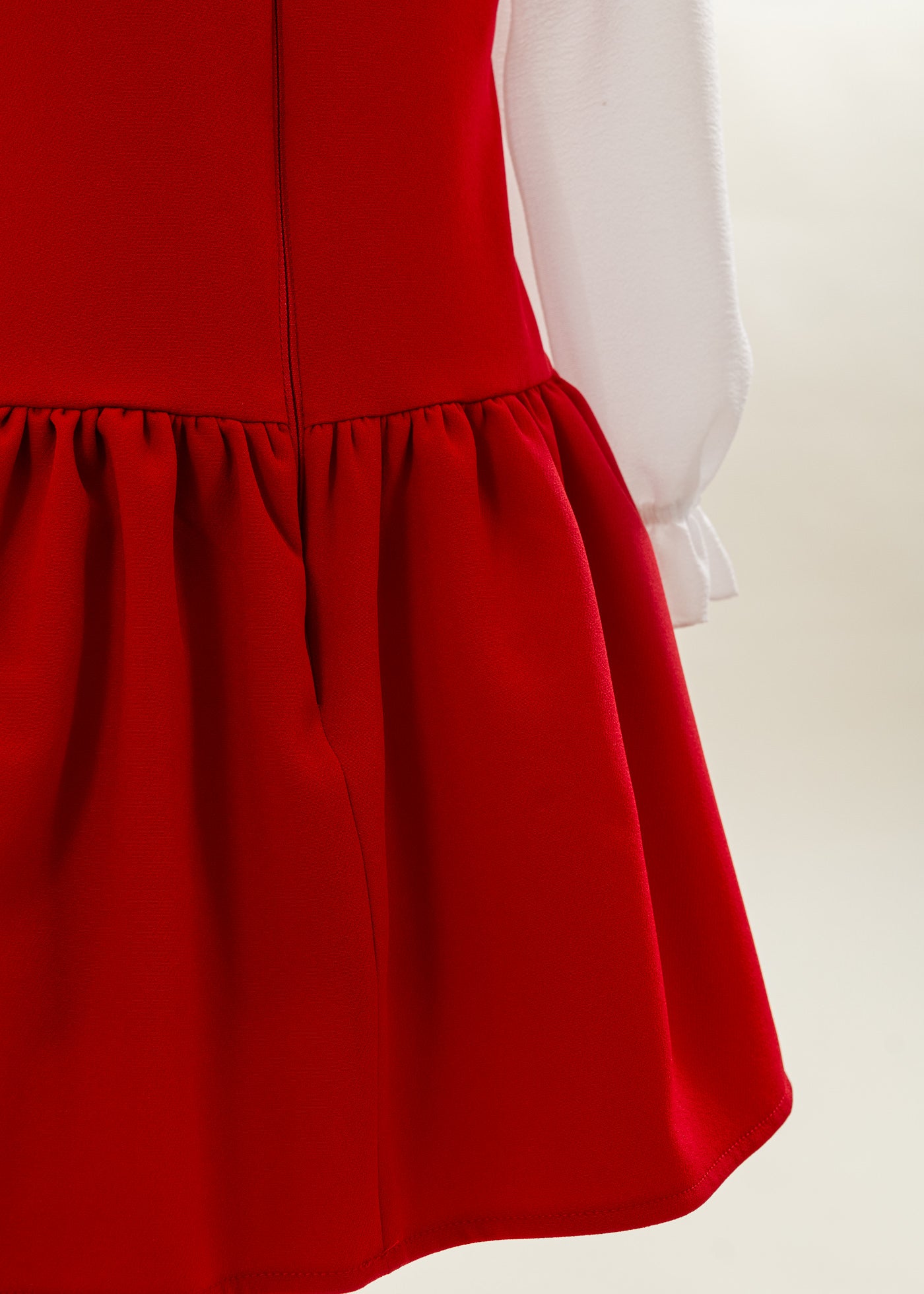 Rochita Rosie Funda Crem Cu Perle AnneBebe